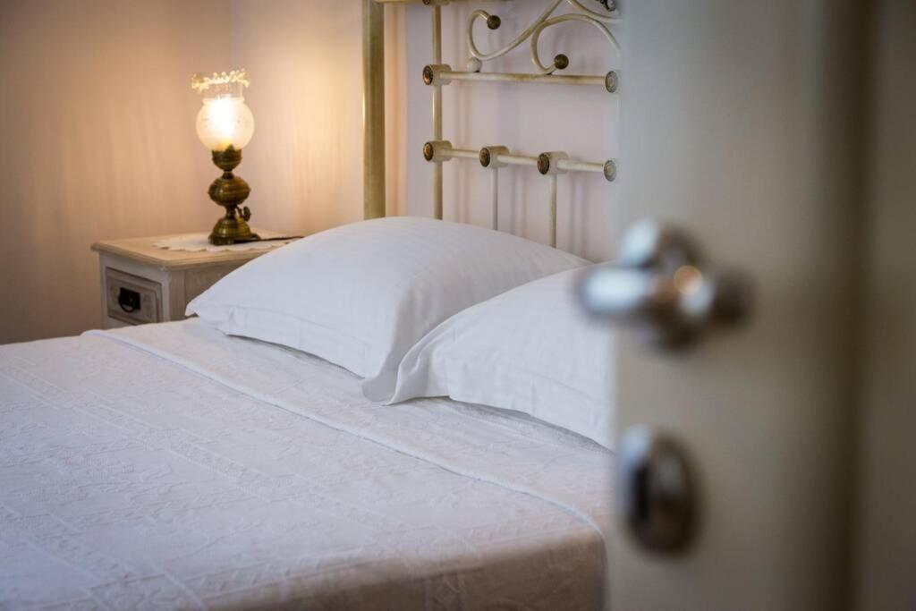 Neoclassical Flat With 2 Bedrooms In El Pireo Exterior foto