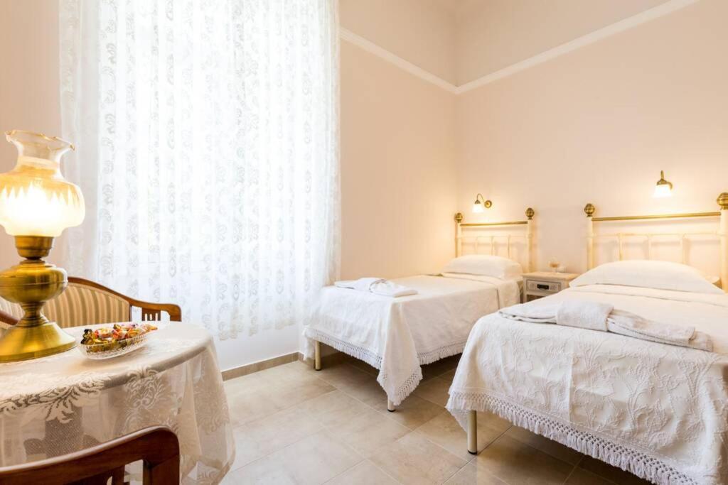 Neoclassical Flat With 2 Bedrooms In El Pireo Exterior foto