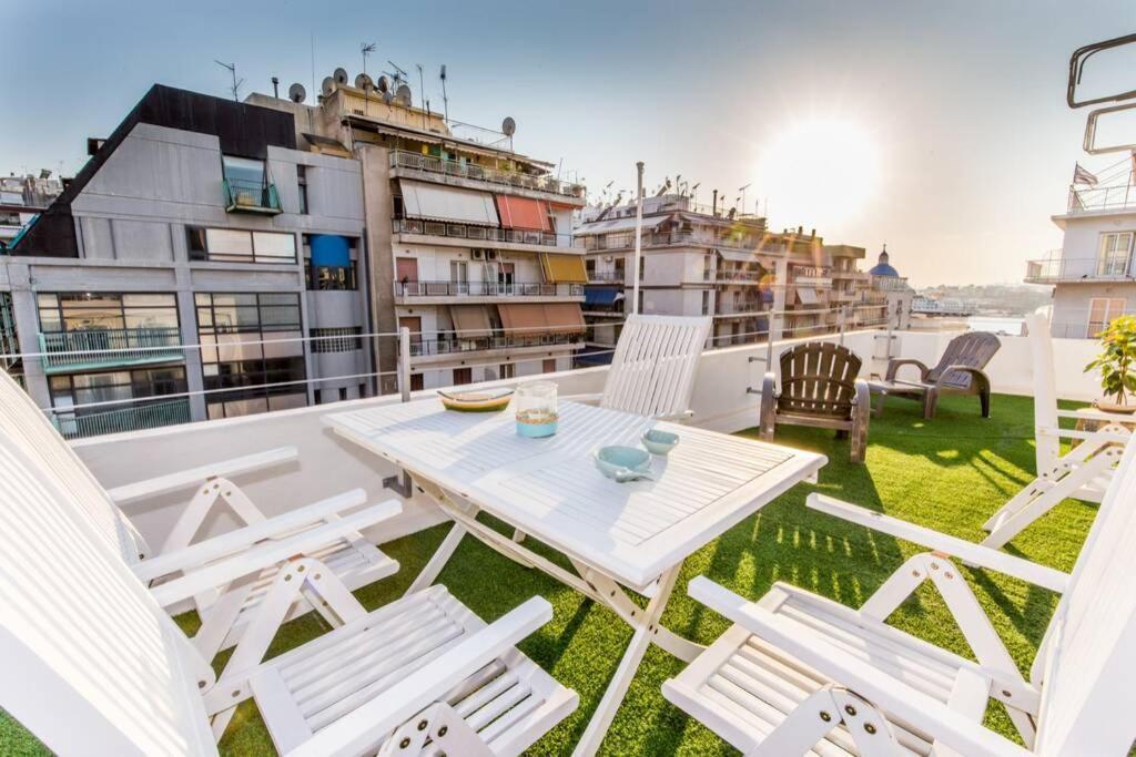 Neoclassical Flat With 2 Bedrooms In El Pireo Exterior foto
